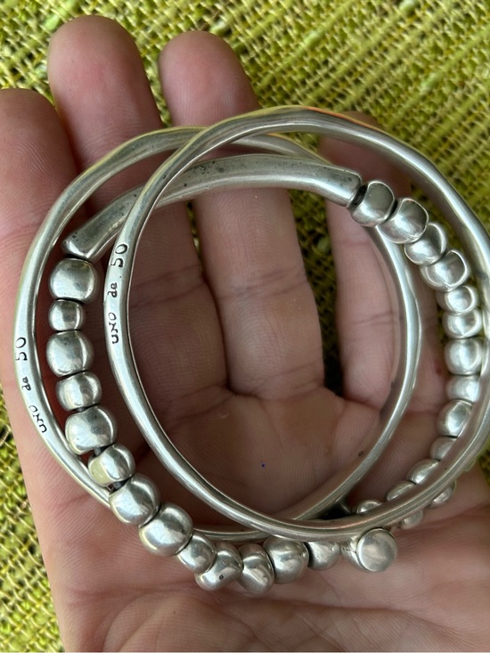 UNO de 50 Jewelry - UNOde50 Multi-Strand Silver Stackable Bangle Bracelet!